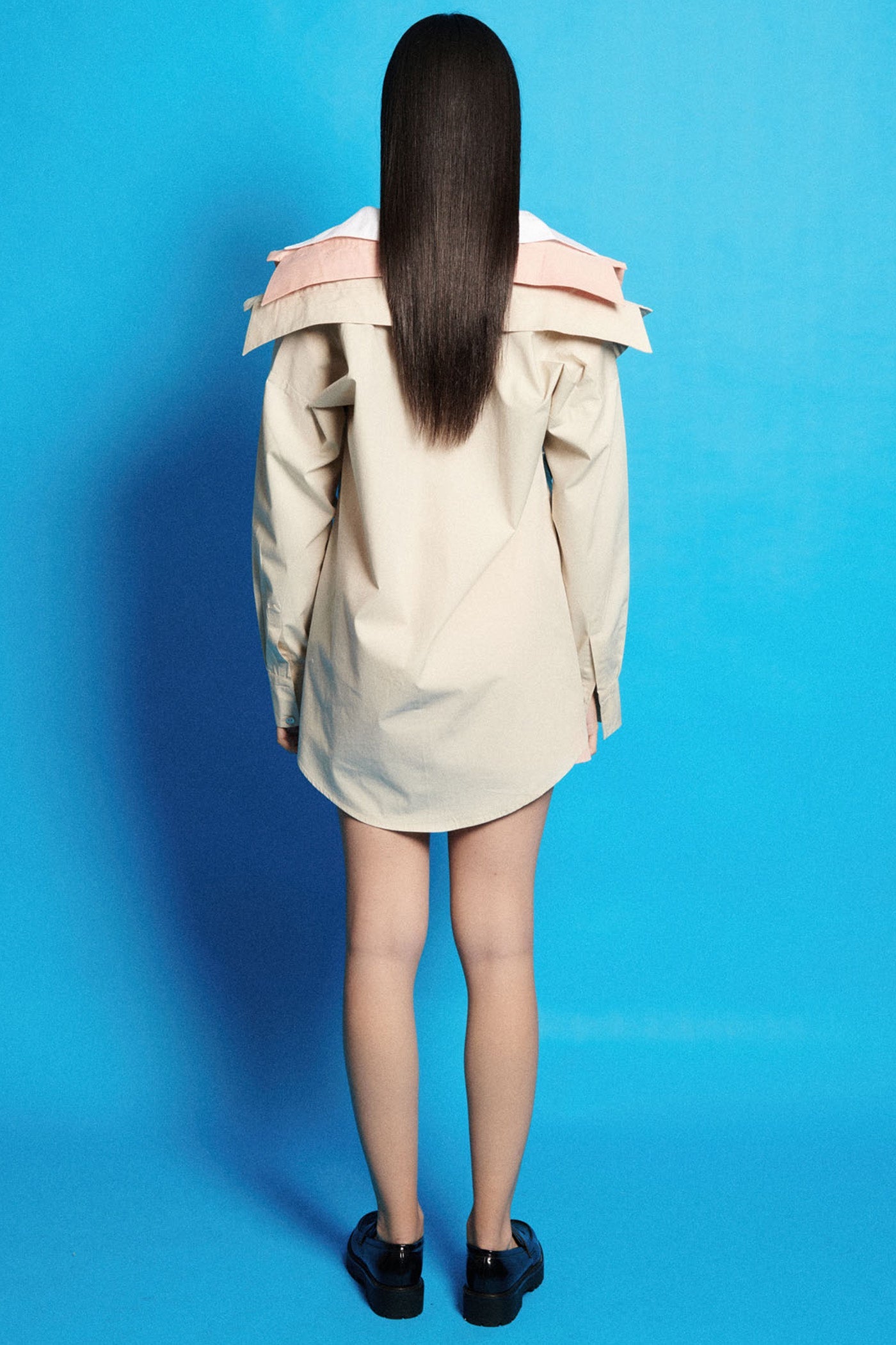 Asna Oberio In Three Layered Poplin Shirt With Shorts