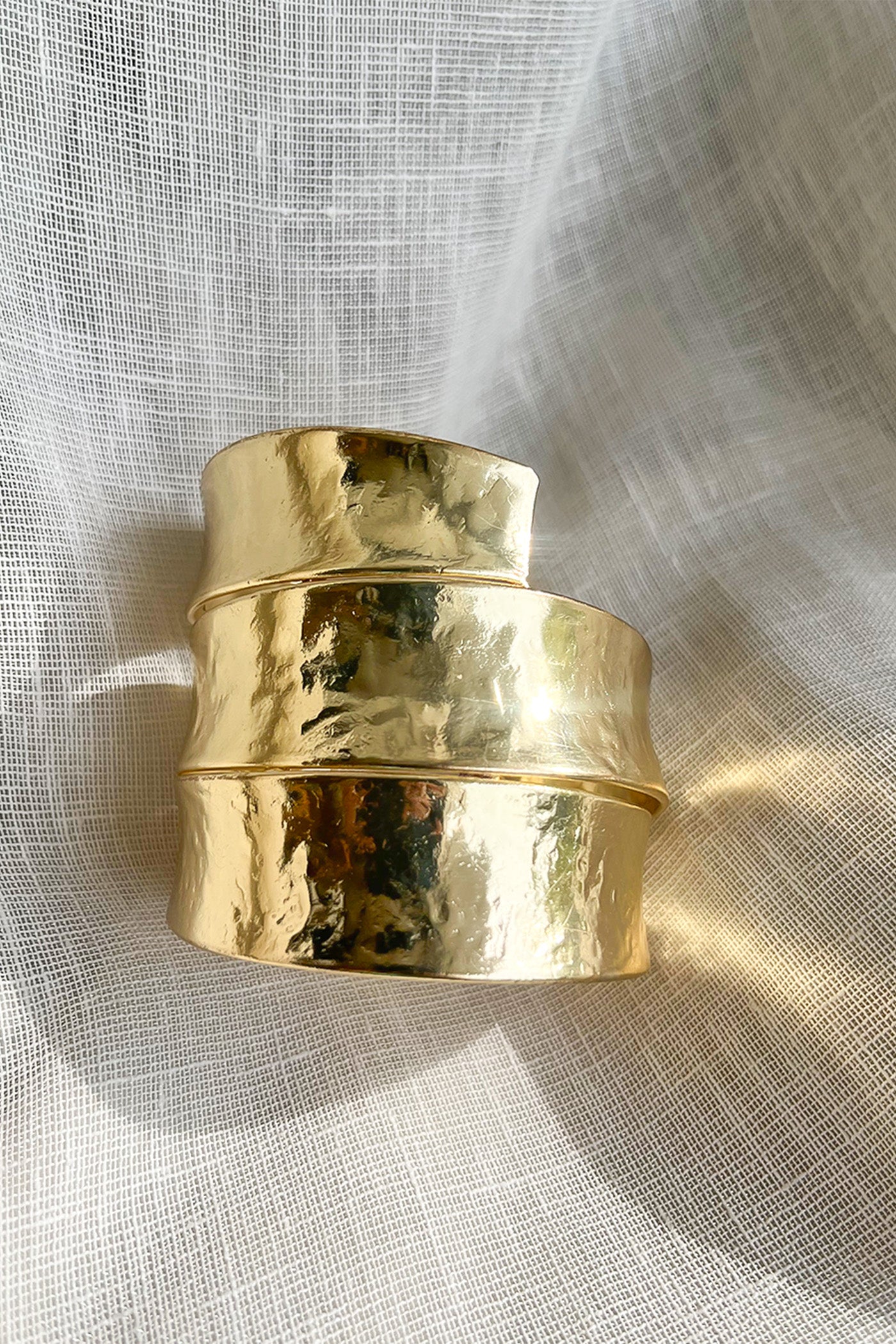 Golden Wave Hand Cuff