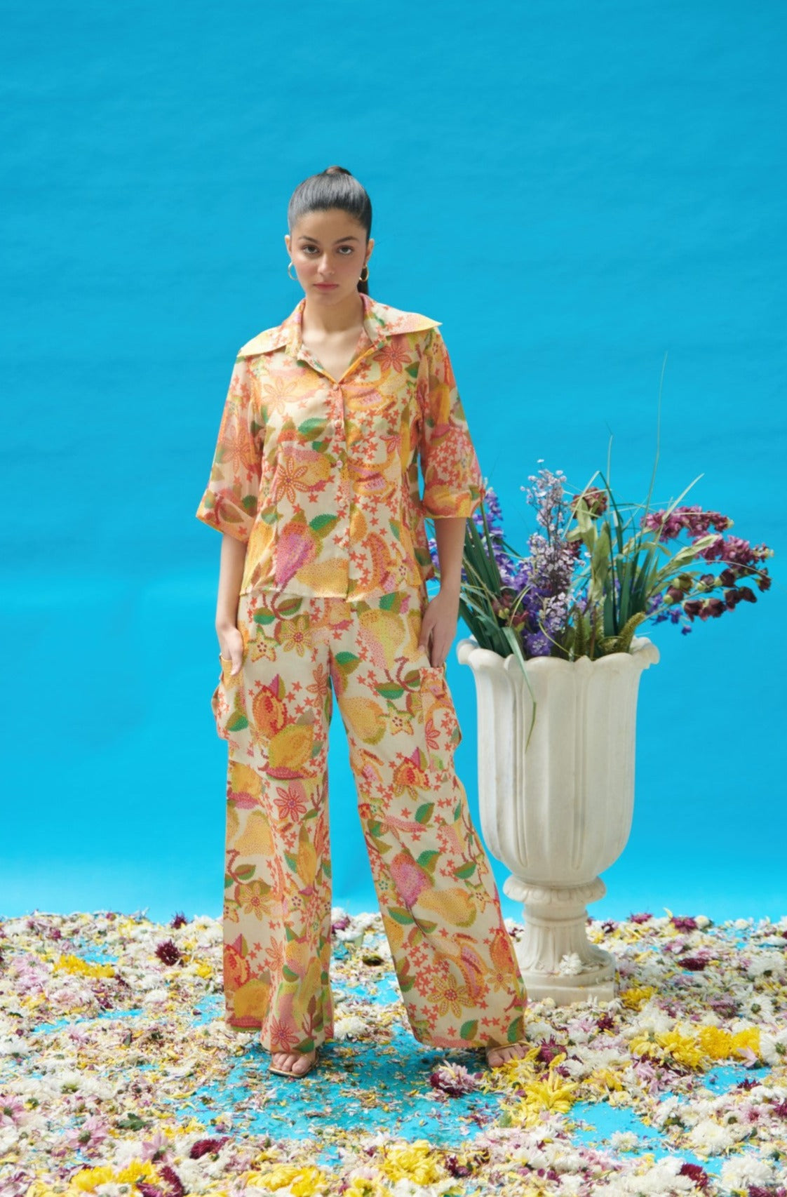 Printed Basic Shirt Paired Up With Cargo Pants