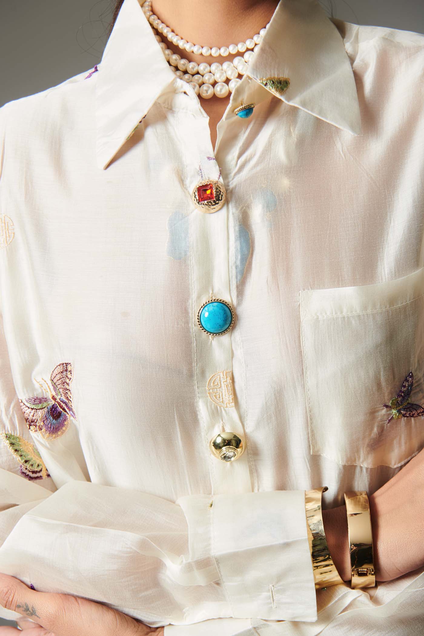 Butterfly embroidered breeze shirt