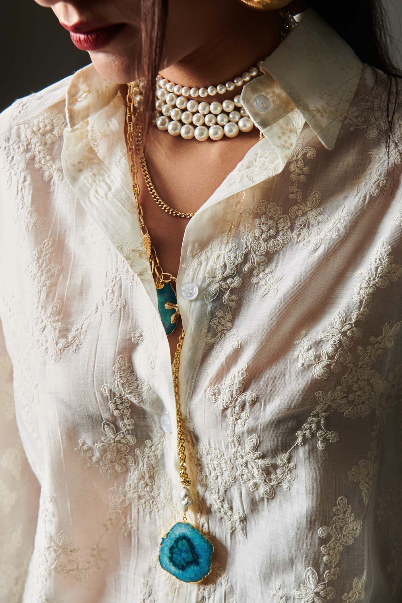 ELEGANT FLORAL BUTTON DOWN EMBROIDERED SHIRT